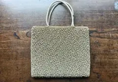 アンテプリマ　スタンダード　スクエア　ラージ　ベージュ色