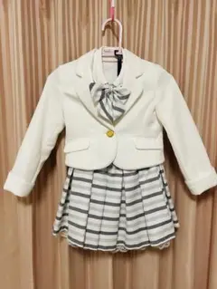 ホワイトジャケットとストライプドレスセット