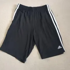 adidas アディダス 黒 ハーフパンツ サイドストライプ