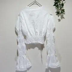 【ダブルシー】パフスリーブ トップス ブラウス Fサイズ ホワイト　新品タグ付きのサムネイル