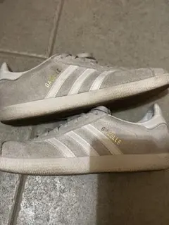 は*る様 adidas gazelle スニーカー グレー