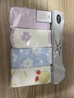 スタイ 4枚セット 女の子用 よだれかけ 新品 ベビー 花柄