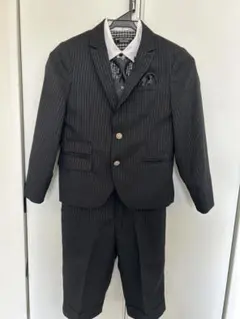MICHIKO LONDONフォーマルスーツ130 卒園式入学式黒のストライプ
