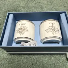 花の装飾付き陶器カップ2個セット