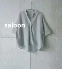 本日限定価格　サルーン　ラメ入りストライプ柄 バンドカラー 半袖シャツのサムネイル