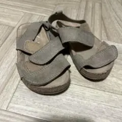 h&m 13cm グレー ベビーサンダル ベルト付き