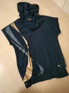 値下げ！プーマ　ジム着　フード付Tシャツ　サイズМ