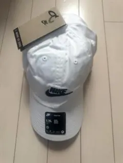 【新品】NIKE　ブラック　キャップ　ロゴ刺繍　メンズ　レディース　白