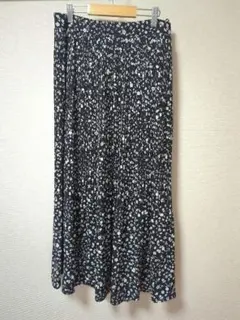 黒白花柄ロングプリーツフロアスカート　Lサイズ　＊お値下げしました＊