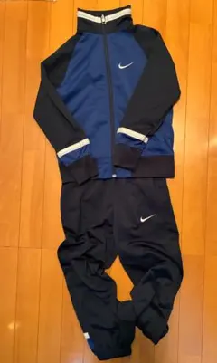 NIKE 140㎝　ジャージ上下