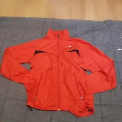 値下げ！Nike ウィンドブレーカー レッド150〜160