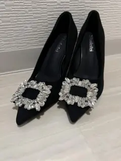 ビジュー付きブラックスエードハイヒール