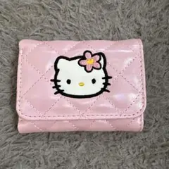 ハローキティ キルティング　三つ折り財布