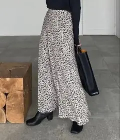 【nairo】フラワーフレアスカート　S