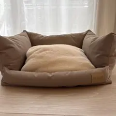 犬、猫のソファのサムネイル