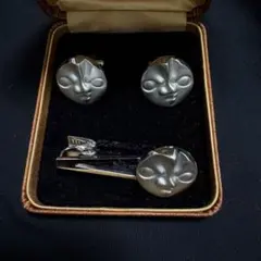 岡本太郎 太陽の塔 カフス・タイピンセット 岡本太郎 TAIYO カフス タイピン セット 箱付 - メルカリ
