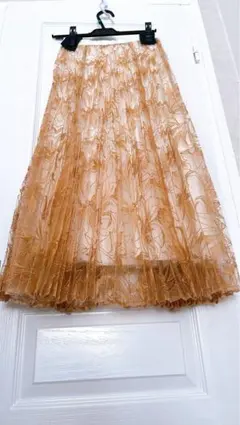 ノエラ　フラワー刺繍プリーツスカート　新品未使用