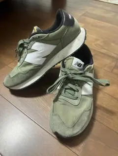 グリーン スニーカー