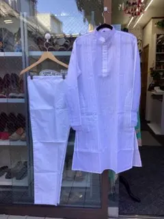 ホワイトストライプ長袖シャツとパンツセット