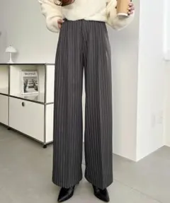 《お値下げ中》センタープレスツータックセミワイドストライプパンツ