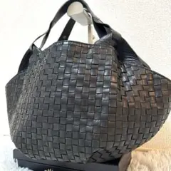 【希少✨編み込みデザイン/人気カラー】ビースタッフ　ハンドバッグ　ブラック　本革