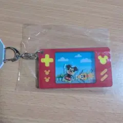 Disney ミッキー＆プルート レトロゲーム風キーチェーン