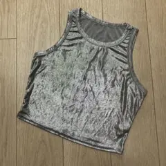 クロップドタンクトップ