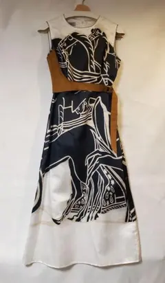 新品タグ付 馬柄プリント ノースリーブワンピース　ロングワンピース