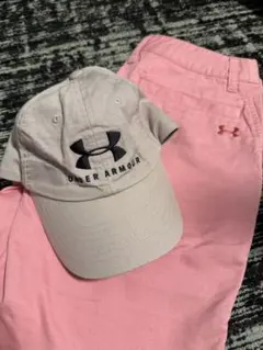 UNDER ARMOUR ゴルフ　ピンク ショートパンツ、キャップ　2点セットのサムネイル