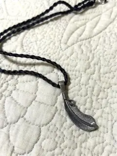 シルバー フェザーネックレス