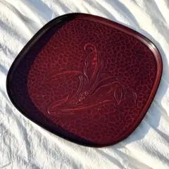 鎌倉彫　赤色花彫刻四角形盆