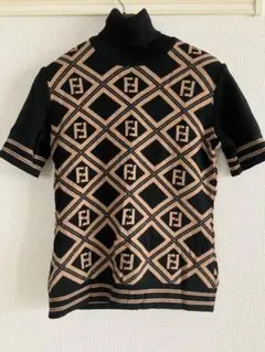 Fendi タートルネックニット 半袖 黒/ベージュ