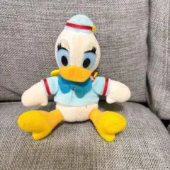 ディズニー　デイジー　ぬいぐるみバッジ