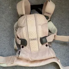 破格!【BABYBJÖRN】抱っこ紐　ONEシリーズ　ピンク　メッシュ　通気性◎