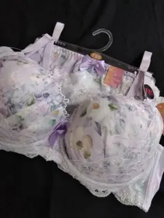 Item thumbnail for item 11eab69e-145f-446f-ac70-7efc81050491