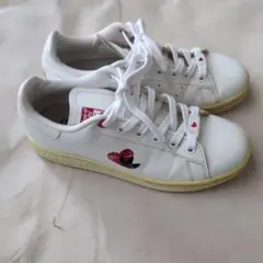 Item thumbnail for item 9294a68d-9085-4a9b-890a-bc574eb735c4