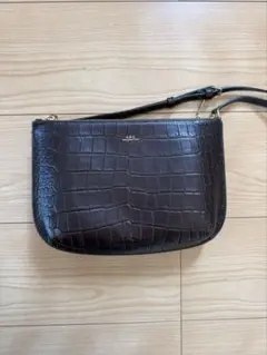 A.P.C. クロコダイル風レザー ショルダーバッグ
