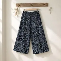 ユニクロ キャシーバーンズ ワイドパンツ M 総柄 レーヨン ネイビー　総ゴム