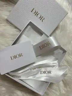 DIOR ギフトボックス プレゼント リボン、小物入れ、カード付き　ホワイト