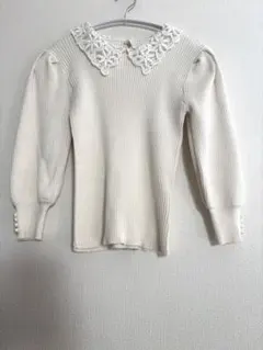 最終価格アラマンダ　襟付きパワショルニットM ホワイト　袖パール付き