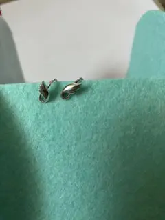 UZU シルバー 羽モチーフ フックピアス