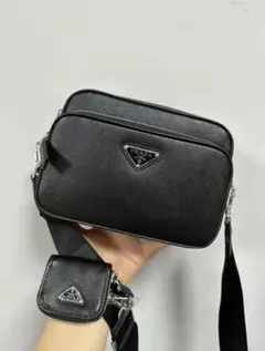 PRADA サフィアーノレザー ショルダーバッグ ブラックのサムネイル