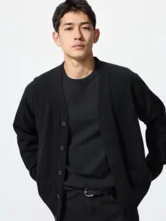 ユニクロ　ラムVネックカーディガン