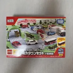 ＜タカラトミー ＞トミカワールド まちやどうろがいっぱい!トミカタウンセットのサムネイル