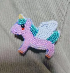 ハンドメイドビーズ刺繍ブローチ　ペガサス