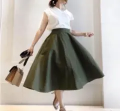 UNIQLO オリーブグリーン フレアスカート