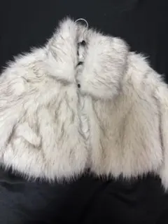 ホワイトファーショートコート
