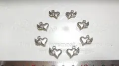 ☆ 【T-23】 羽根つきハートのぷっくりチャーム 8個☆