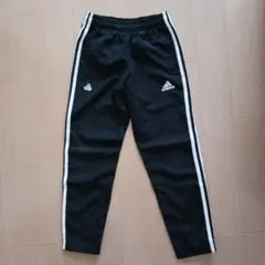 adidas ブラック ジャージパンツ 140
