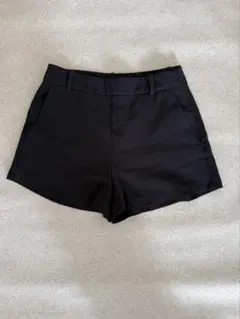 ZARA ブラック ショートパンツ